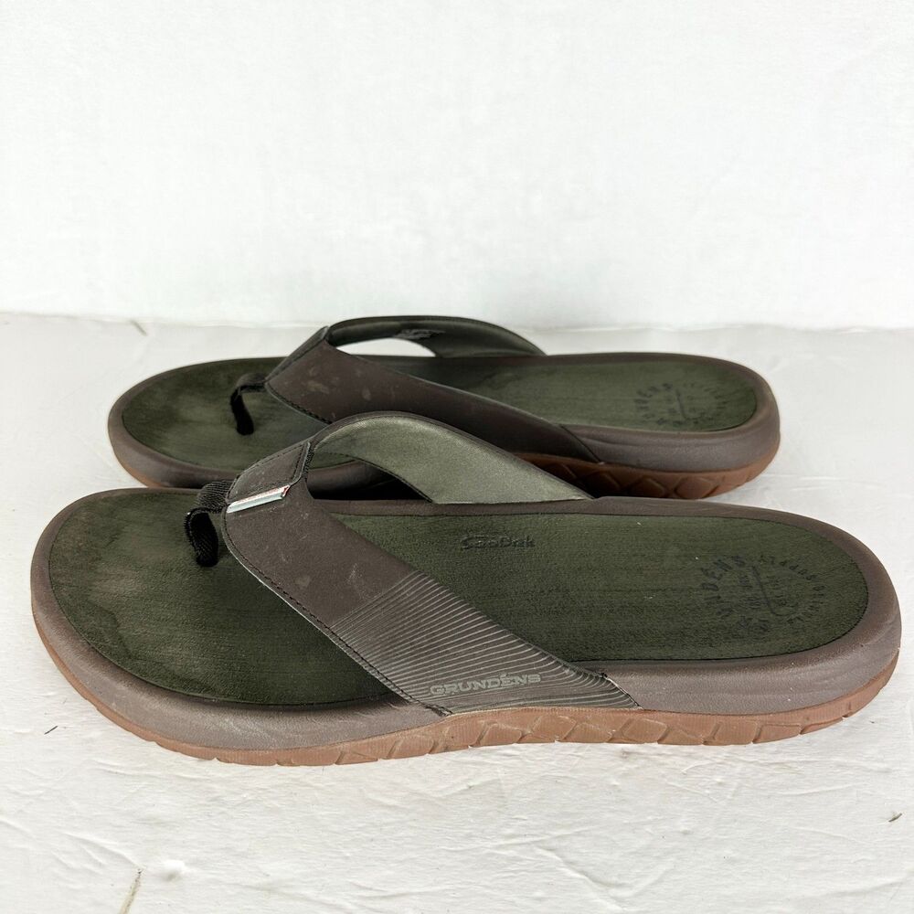 Grundens Men's Fishfinder Sandals Size 12 Dark Brown Waterproof